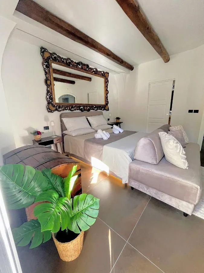 Liborio Homes Katania 0*,